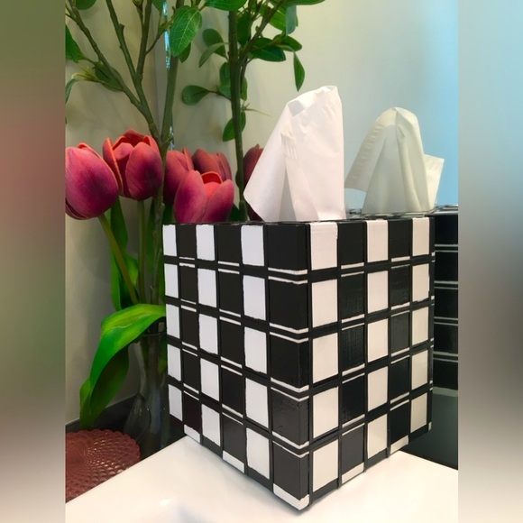HANDMADE CHECKERBOARD THEMED TISSUE BOX - Picture 4 of 8